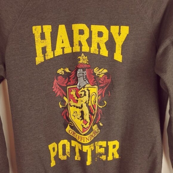 Harry Potter Juniors large (11-13) Gray Crewneck Sweatshirt Gryffindor - Picture 3 of 4